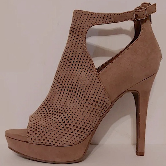 Platform Heels - Picture 2 of 3